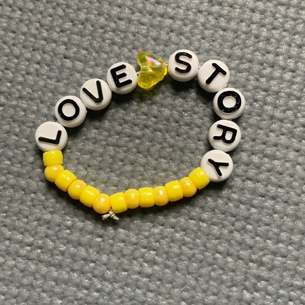 Taylor Swift Fearless friendship bracelet